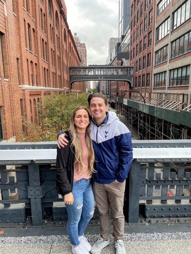 couple on a free date on the high line nyc | Better Together Here
